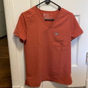 Terracotta Womens FIGS. XS top. Small petite bottom.